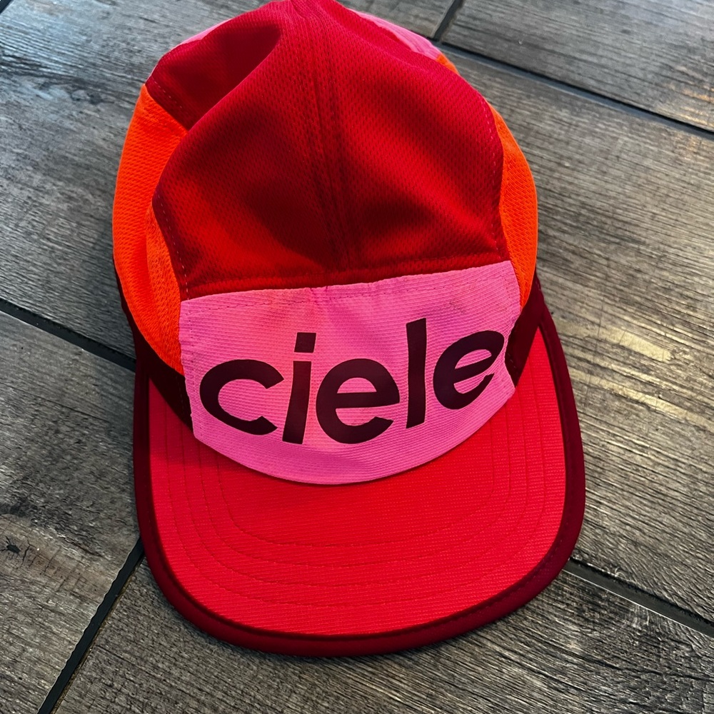 Ciele hat